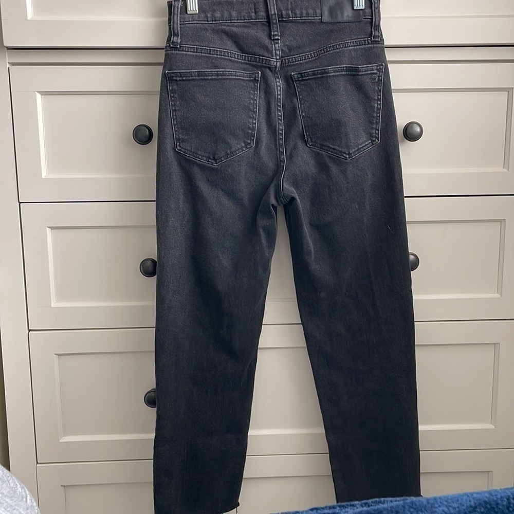 Madewell Women’s Classic Straight Jean in Lunar Wash w/ Raw Hem - Size 24 - Picture 4 of 10